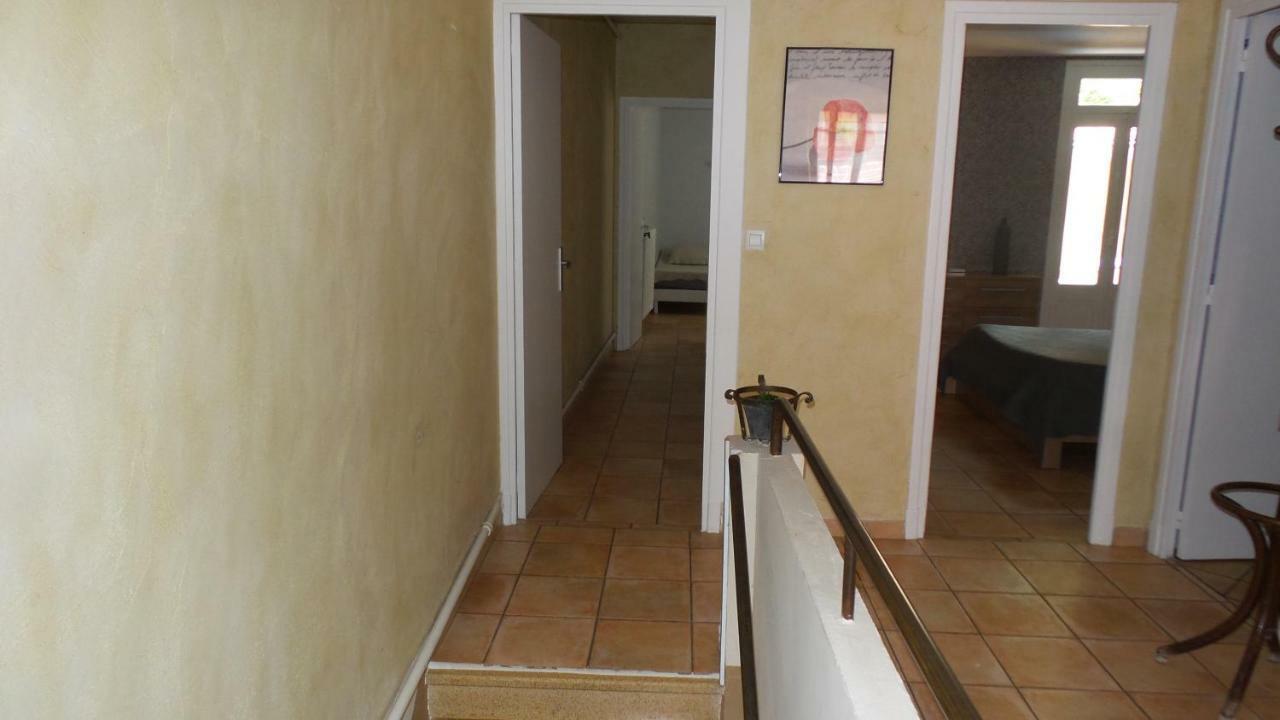 spacieux logement face à la Cité Médievale Carcasona Exterior foto